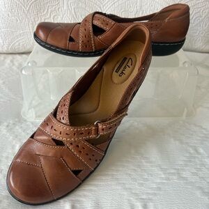 Clark’s Brown Leather Mary Jane’s Comfort Shoes Hook Loop W Size 8.5